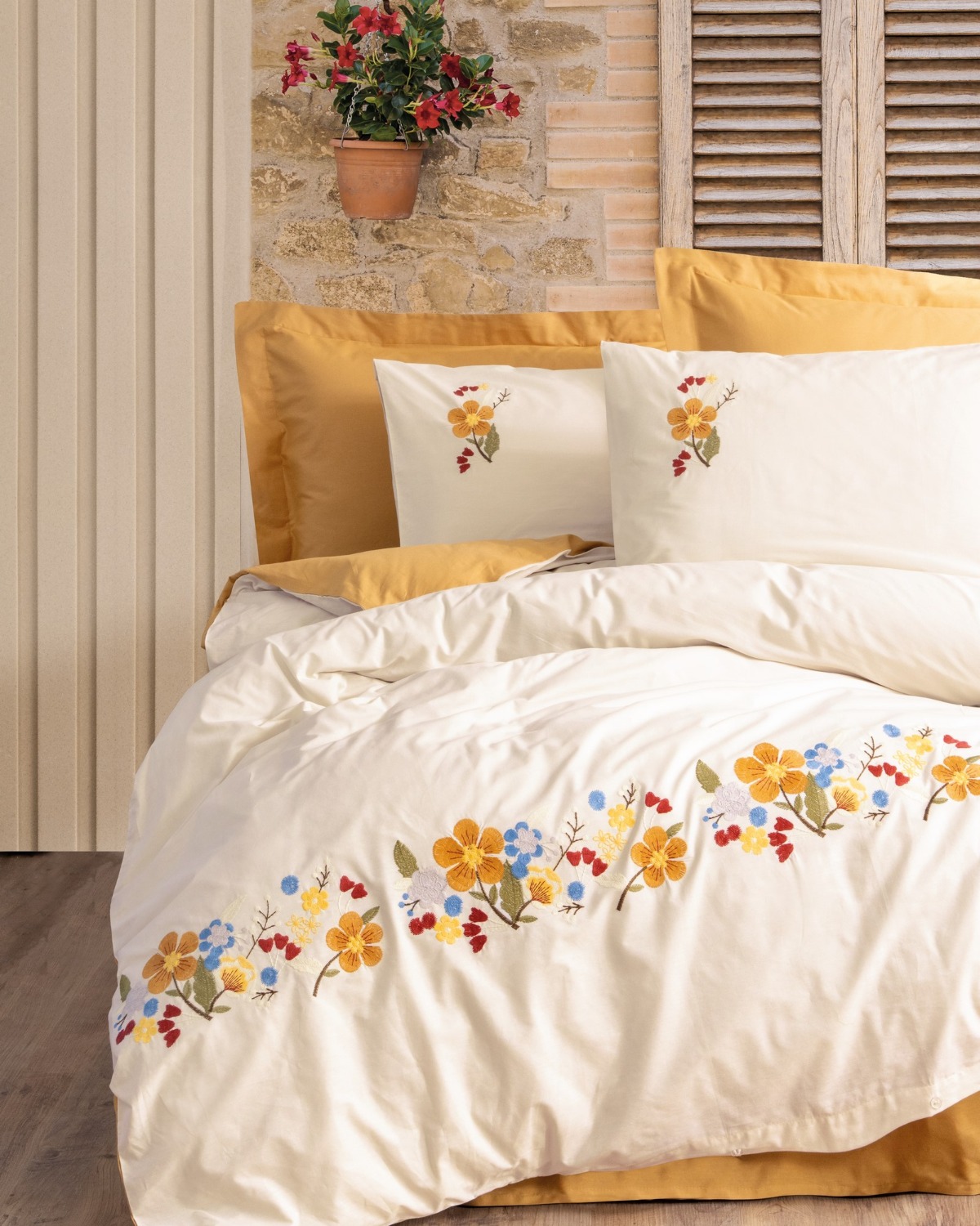 Cotton Box Nakışlı Ranforce Çift Kişilik Nevresim Takımı Pamuya Hardal