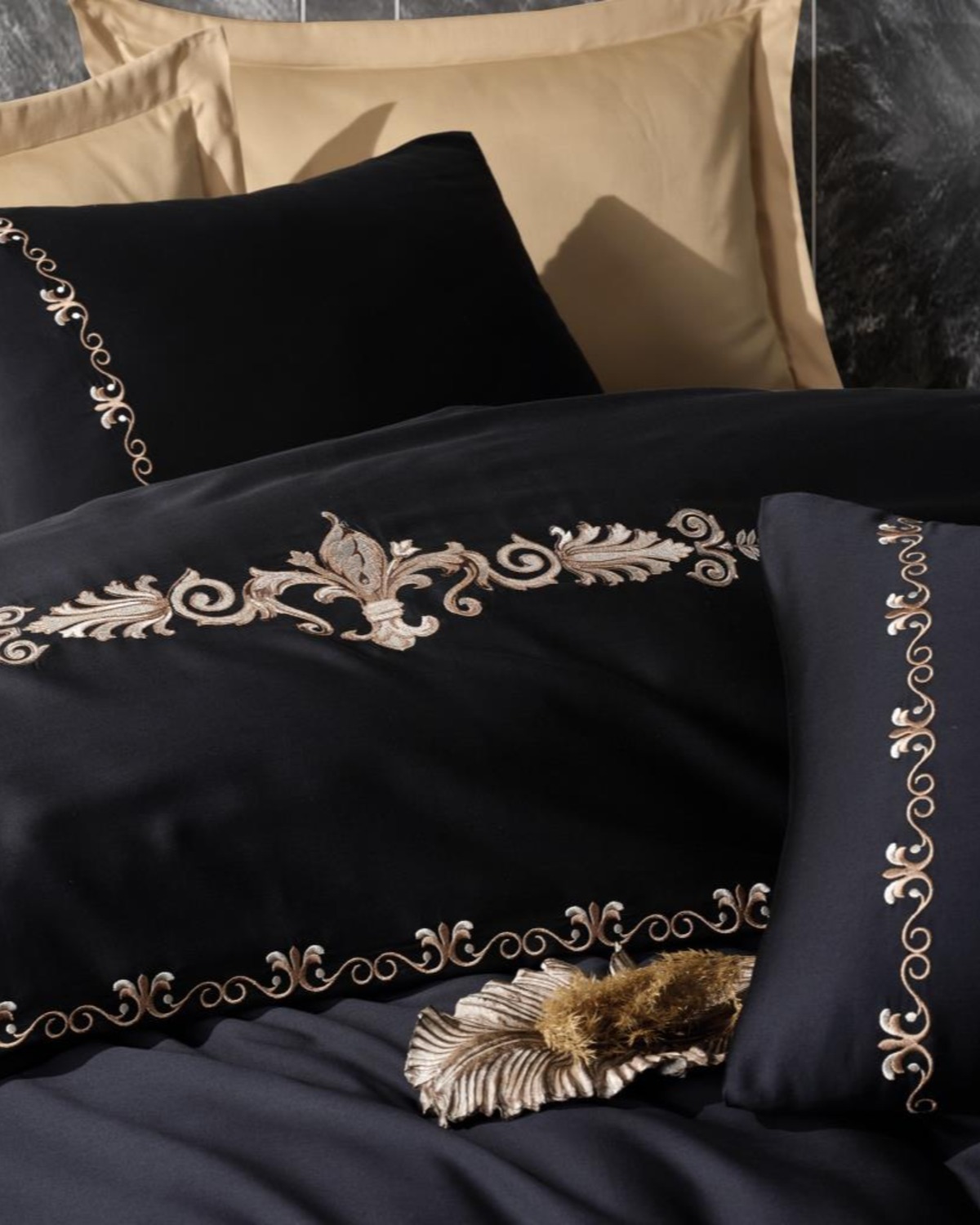 Cotton Box Nakışlı Saten Çift Kişilik Nevresim Takımı Gloria Gold