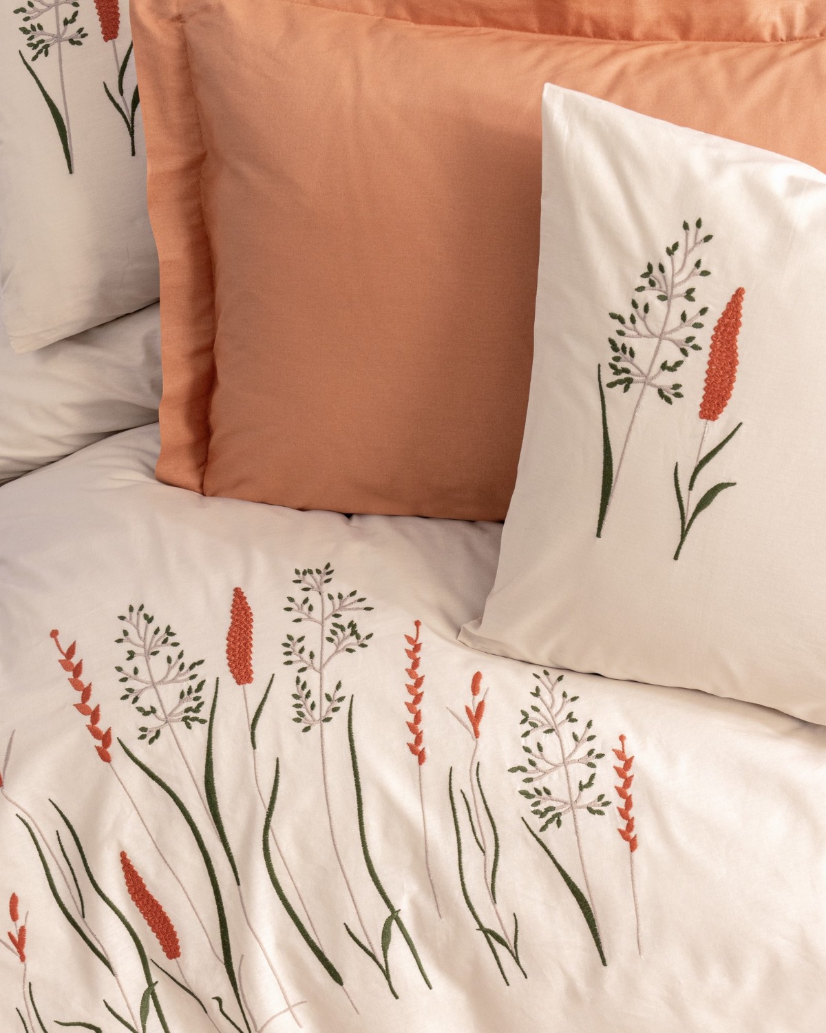 Cotton Box Nakışlı Ranforce Çift Kişilik Nevresim Takımı Maia Karamel