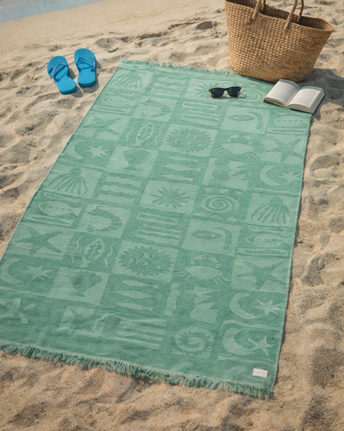 BEACH LIFE